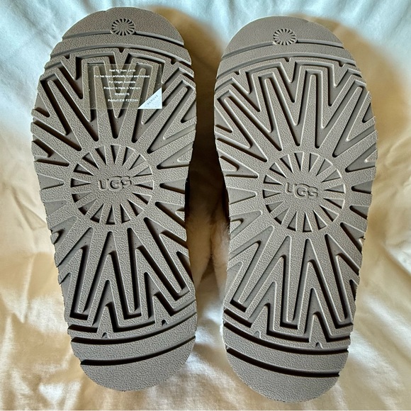 UGG Disquette Shoe - 8 - Picture 5 of 11